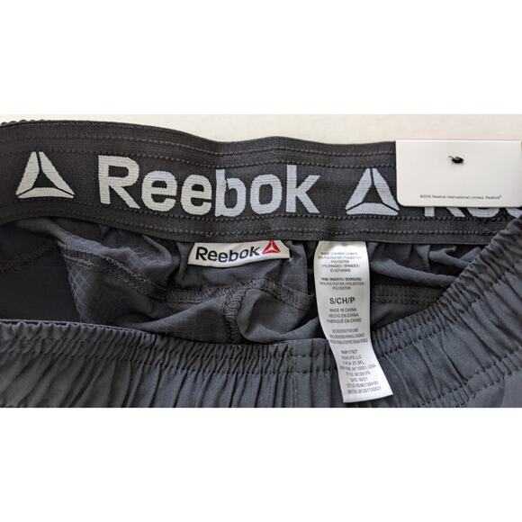 Reebok Mens Active Textured Woven Slim Shorts SzS Athletic Running - Picture 2 of 8